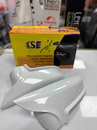 رنگ سفید و نقره ای